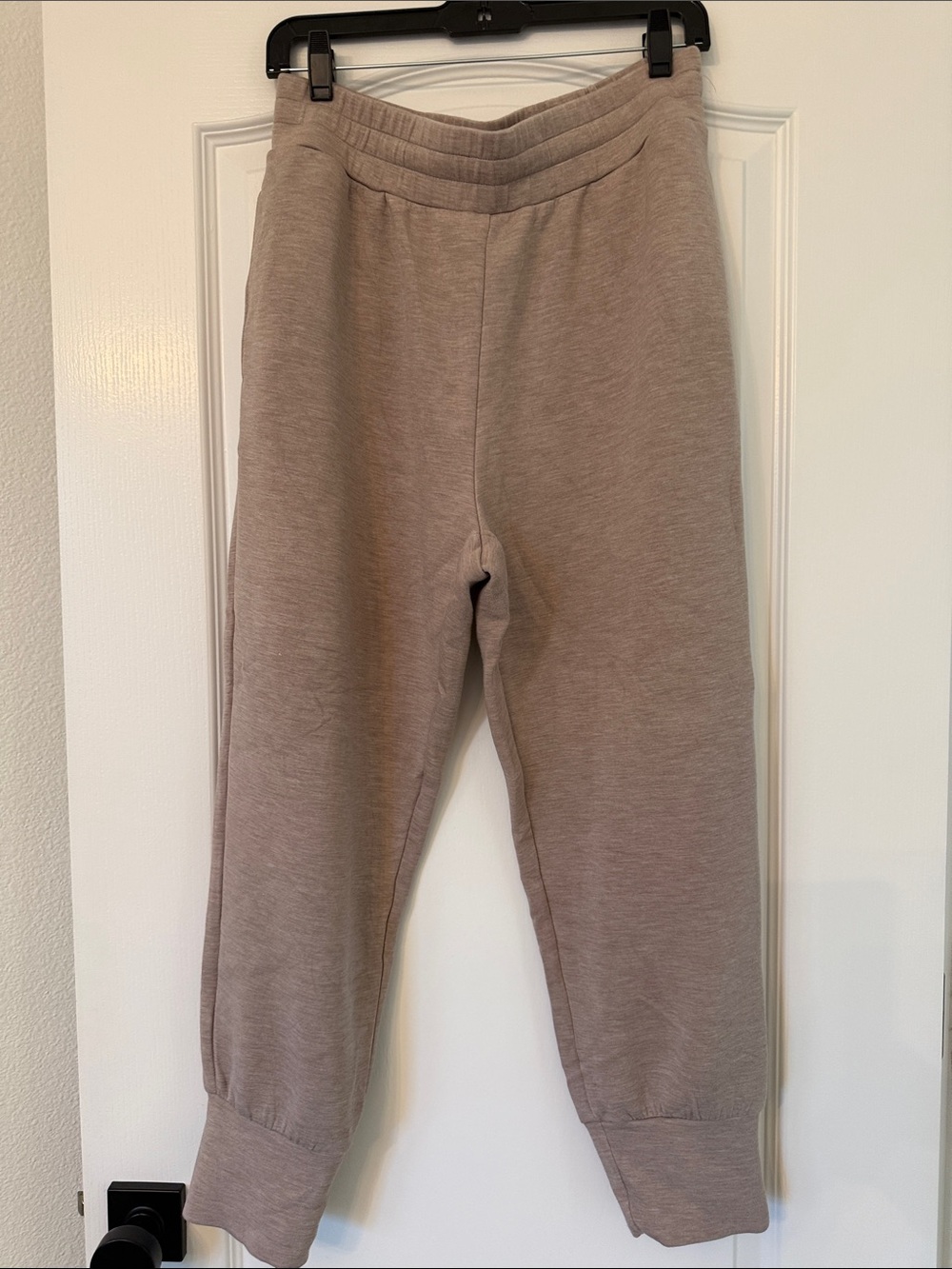 Varley Cuffed Jogger Bottoms in Taupe